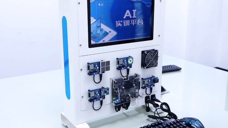 电竞耳机延迟到底多低才够用？从蓝牙到2.4G的听声辨位真相